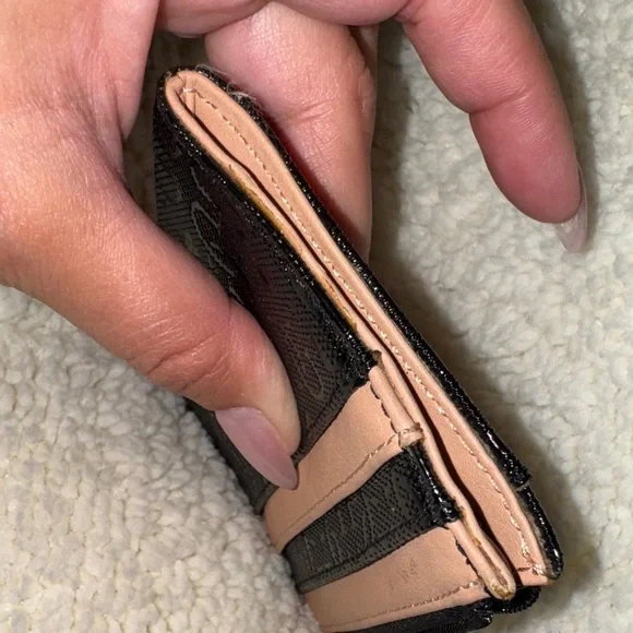 GUESS- Black and Tan Women's Card Holder - Picture 10 of 17